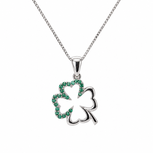 Collier en or blanc 18 carats avec trèfle à quatre feuilles