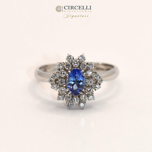 Anello in oro bianco con zaffiro Ceylon e diamanti